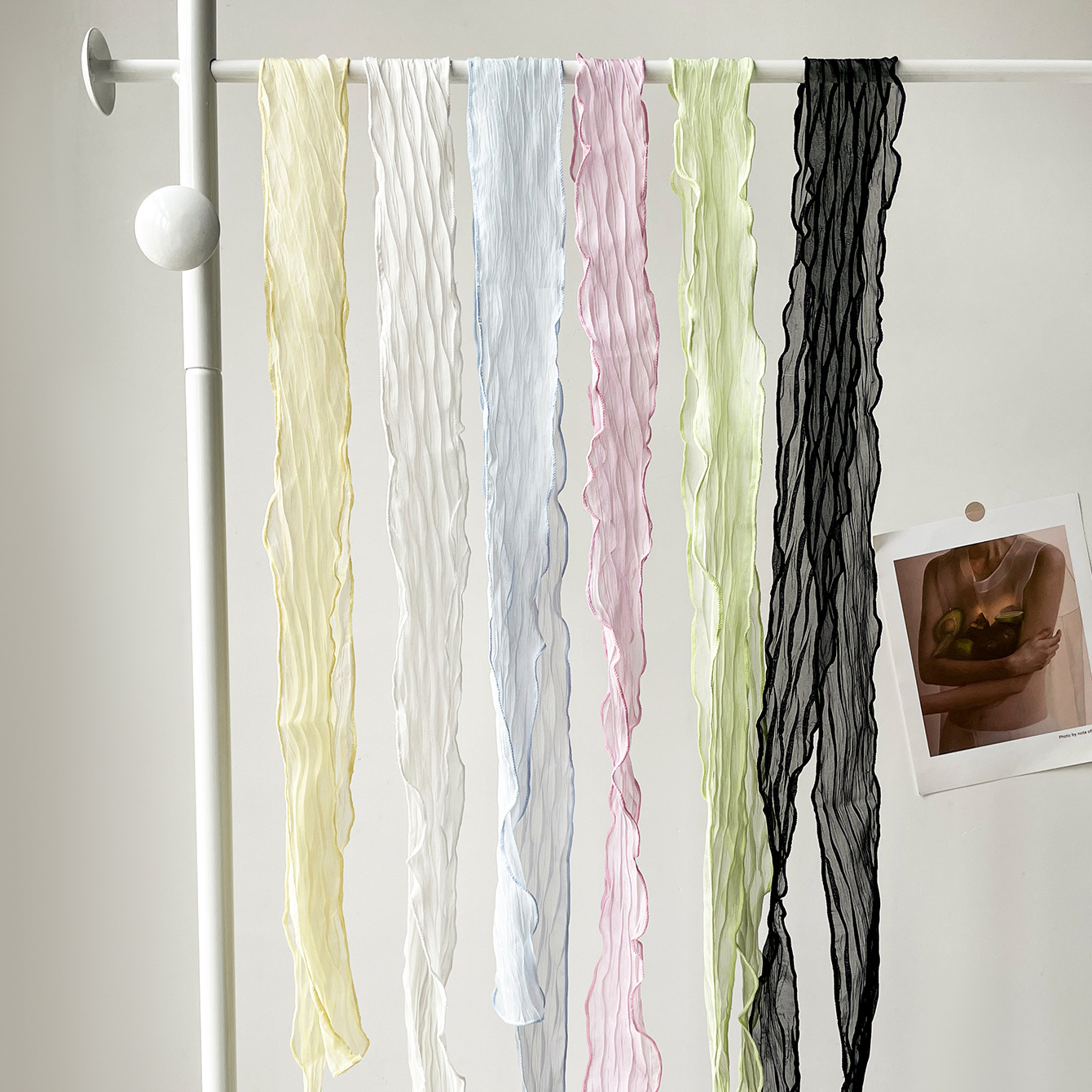 Fresh Summer Crinkled Chiffon  - Ascot Neck Scarf recension och pris