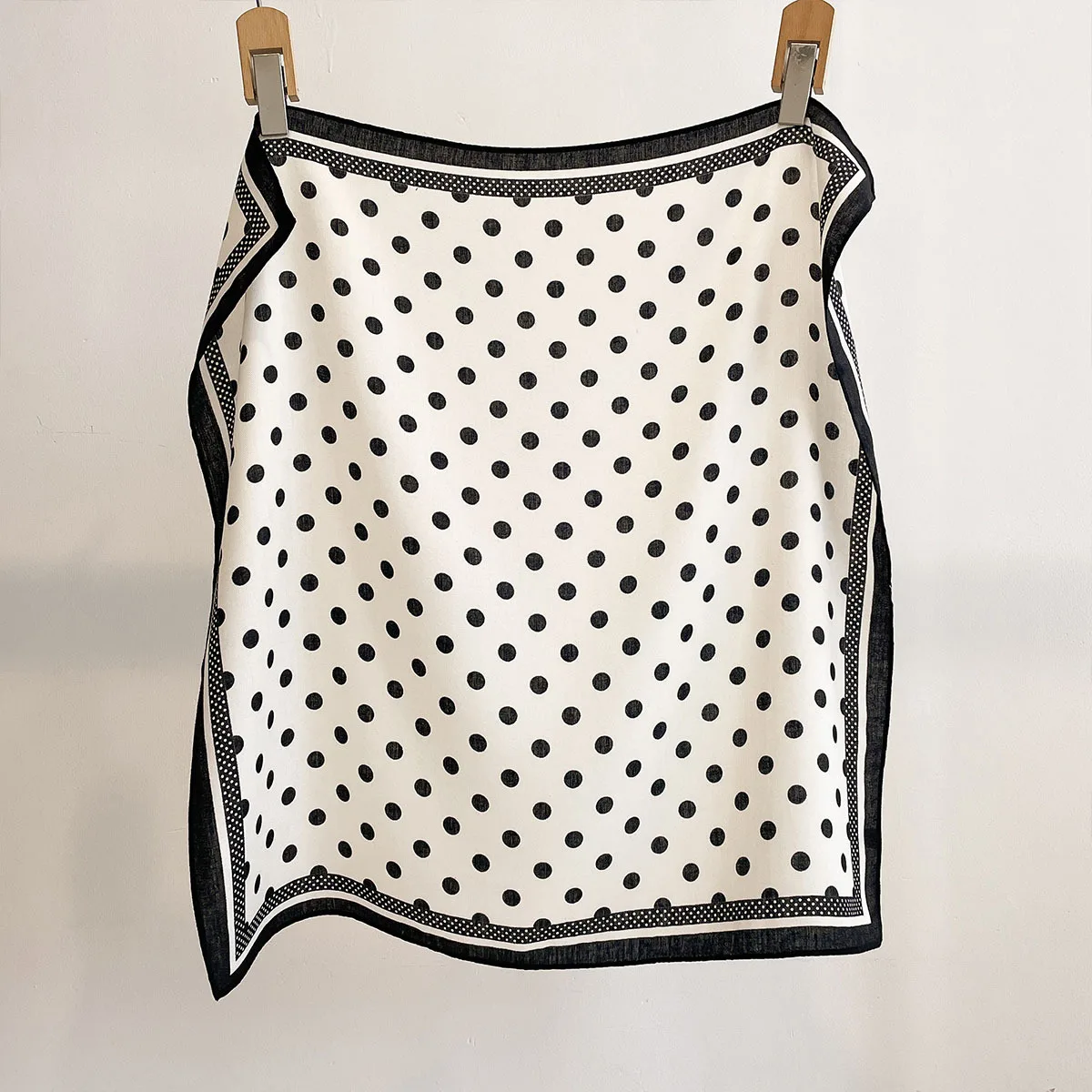 Luxury Polka Dot Printed Squar - Silk Neck Scarf recension och pris