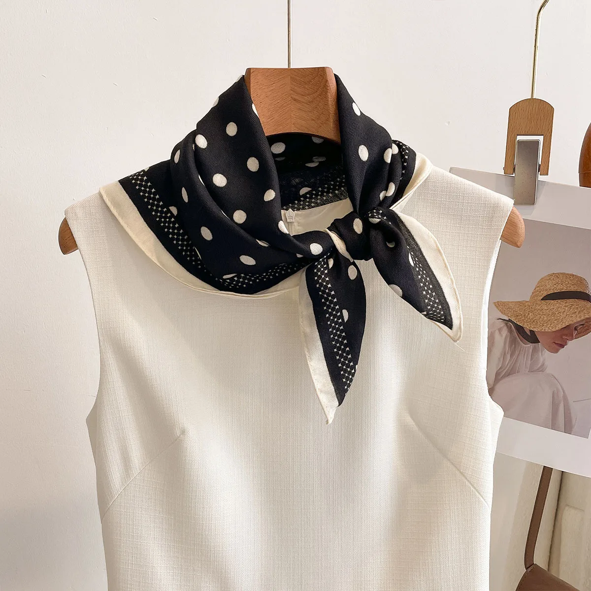 Luxury Polka Dot Printed Squar - Silk Neck Scarf recension och pris