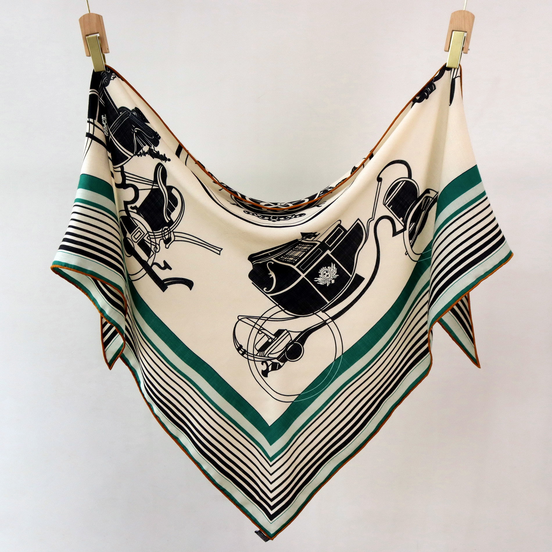Vintage Equestrian Print Silk  - Pashmina Wrap Large recension och pris