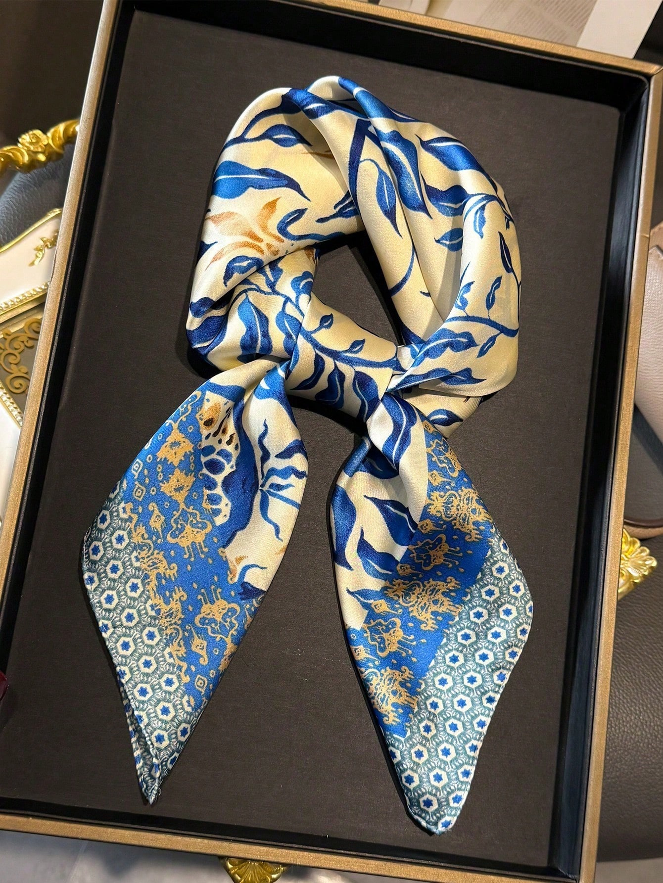 Luxury Brand Bohemia Print Squ - Silk Neck Scarf recension och pris