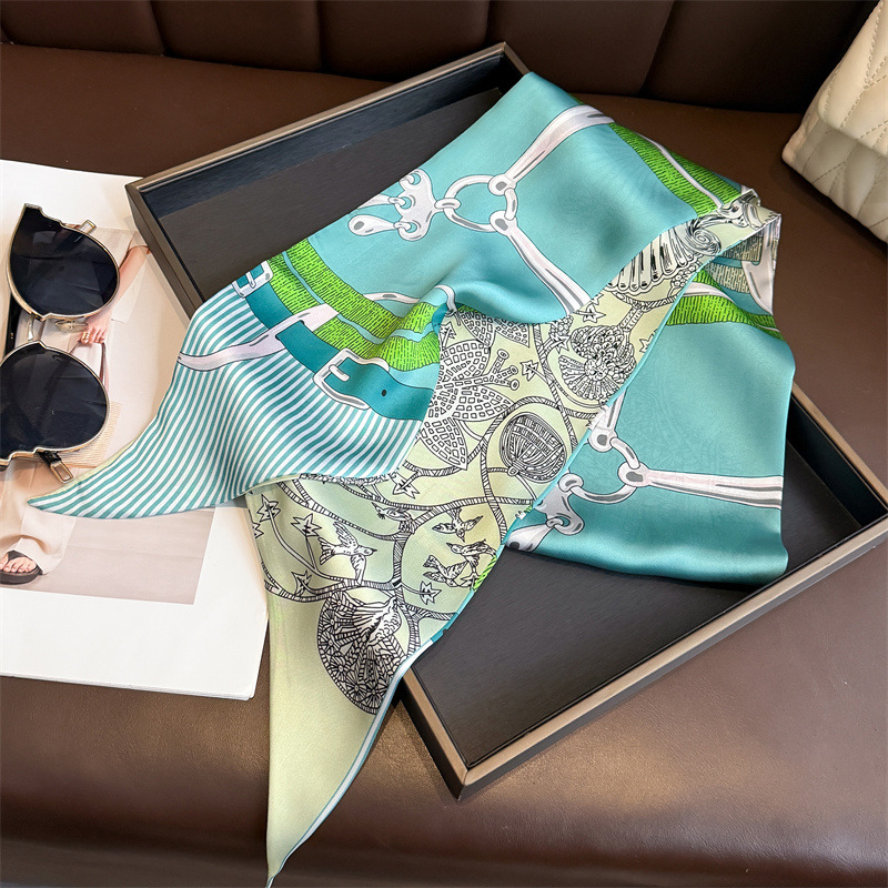 Women's Double-sided Print Sil - Ascot Neck Scarf recension och pris