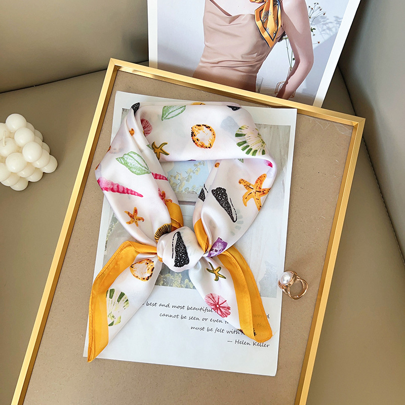 Women Silk Feeling Square Scar - Ascot Neck Scarf recension och pris