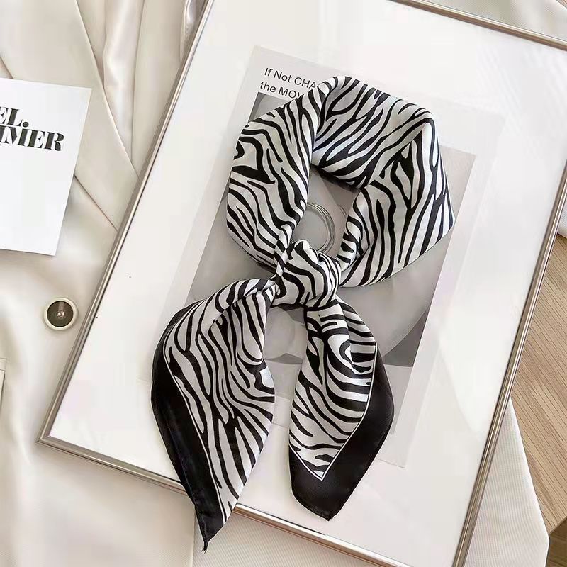 New Fashion Zebra Printed Squa - Ascot Neck Scarf recension och pris