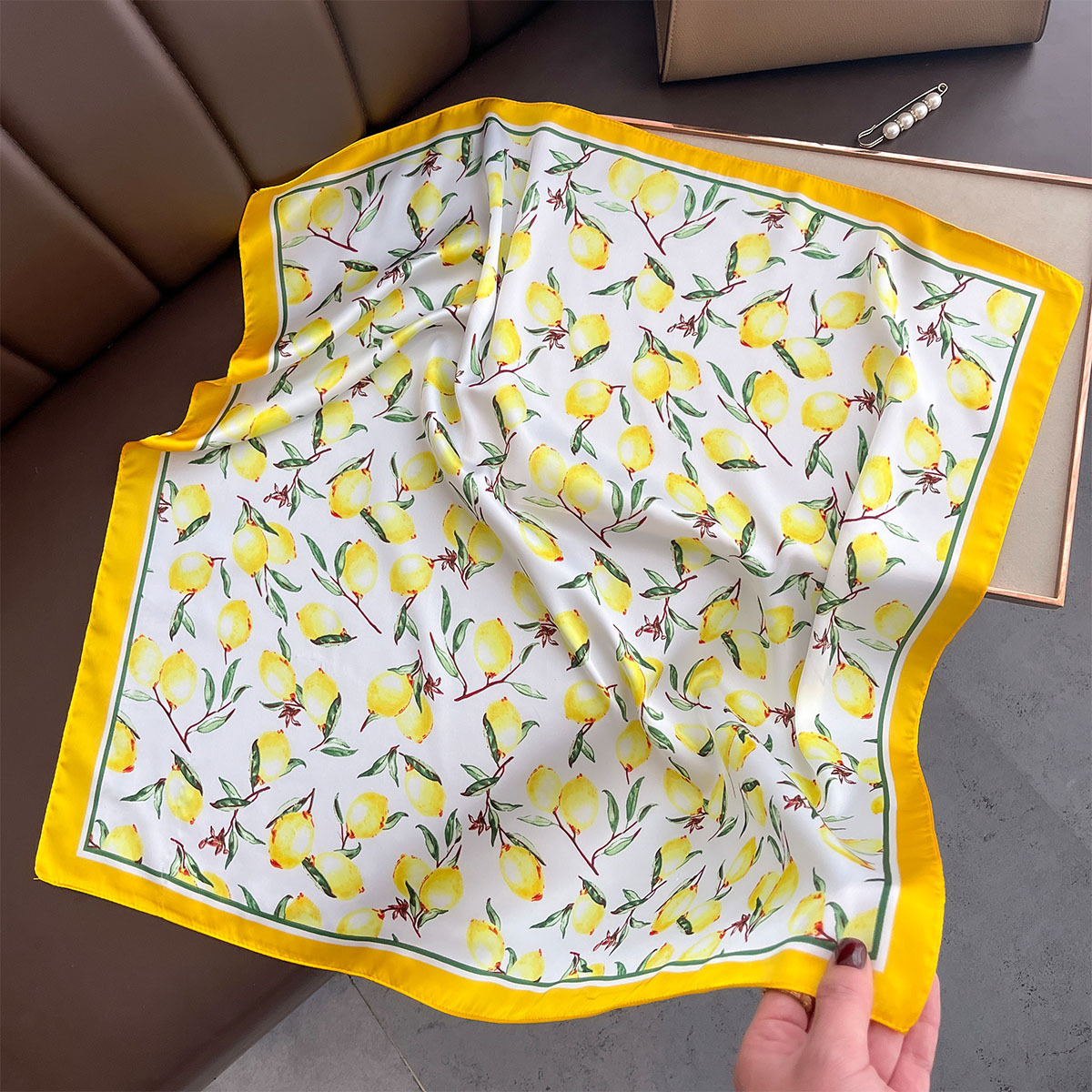 2025 New Yellow Lemon Print Sq - Silk Neck Scarf recension och pris